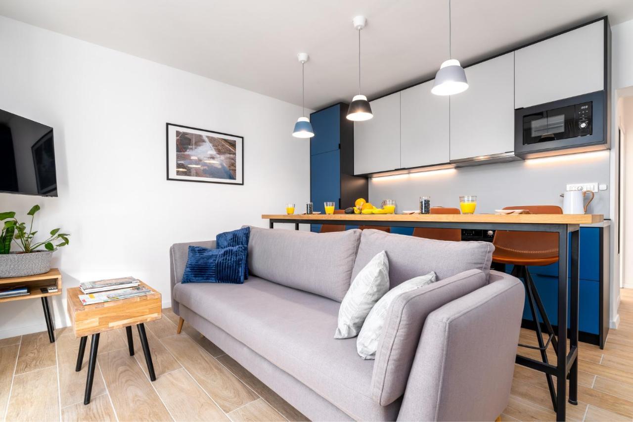 Port Apartment *